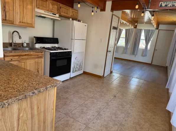 (undisclosed Address), Arrowbear Lake, CA 92382