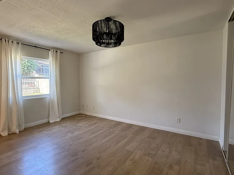 10260 Magnolia Ct — Photo 9