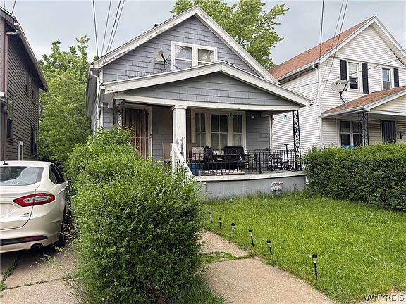 2nd image of 172 Hastings Ave