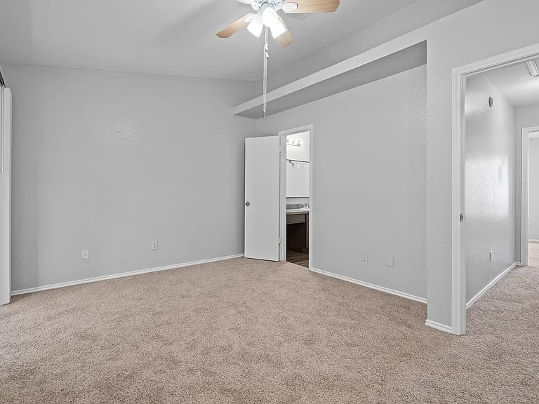 1815 River Crossing Cir #D — Photo 14