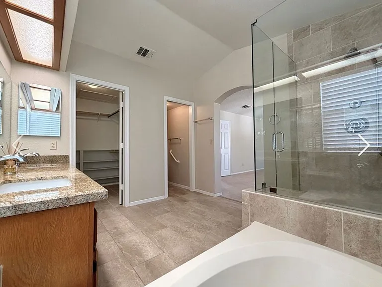 3317 Royal Glen Ct — Photo 13