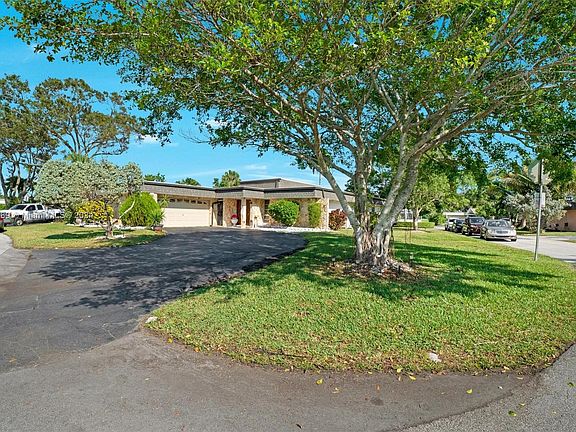 4th image of 5104 Banyan Ln