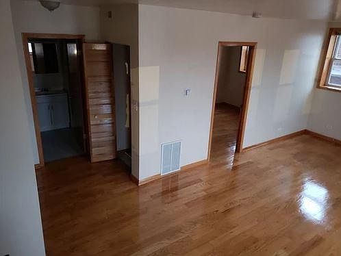 4th image of 3008 E Cheltenham Pl APT 604