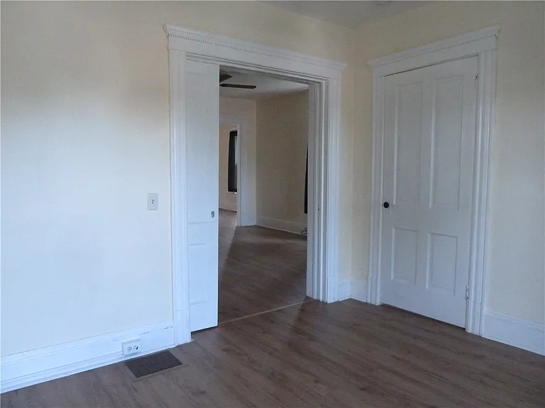 120 W 6th St — Photo 13