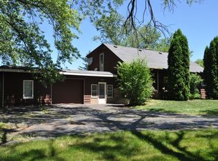 18590 W College Ave, New Berlin, WI 53146