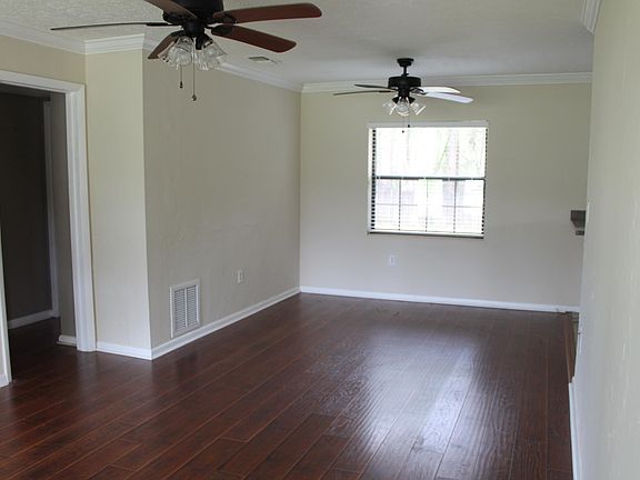 4th image of 1241 Johns Dr