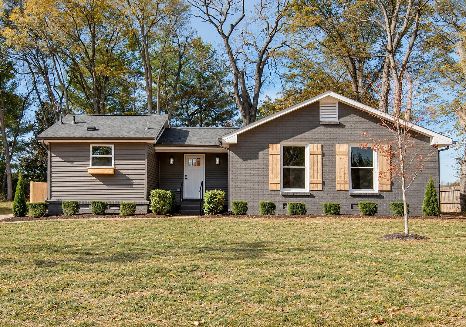 217 Oxford Dr, Franklin, TN 37064 | Fully Renovated, Minutes to Downtown Franklin — Photo 1