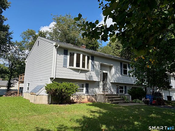 2nd image of 107 Tanglewood Drive