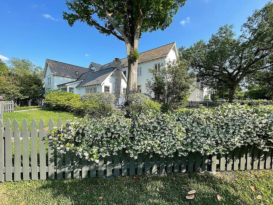 1st image of 393 Bellaire Dr