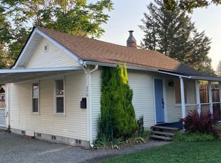 370 SW L St, Grants Pass, OR 97526