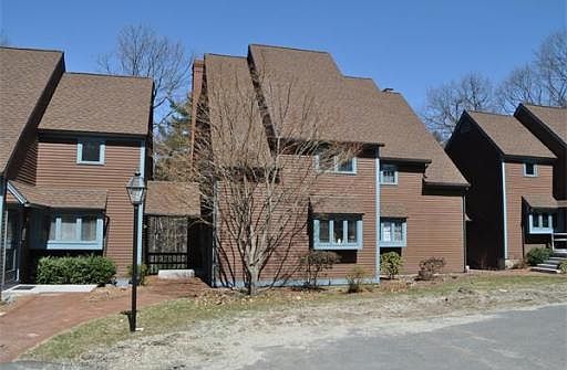 1st image of 7 Bradley Ln