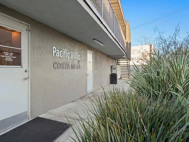 Pacific Villas — Photo 15