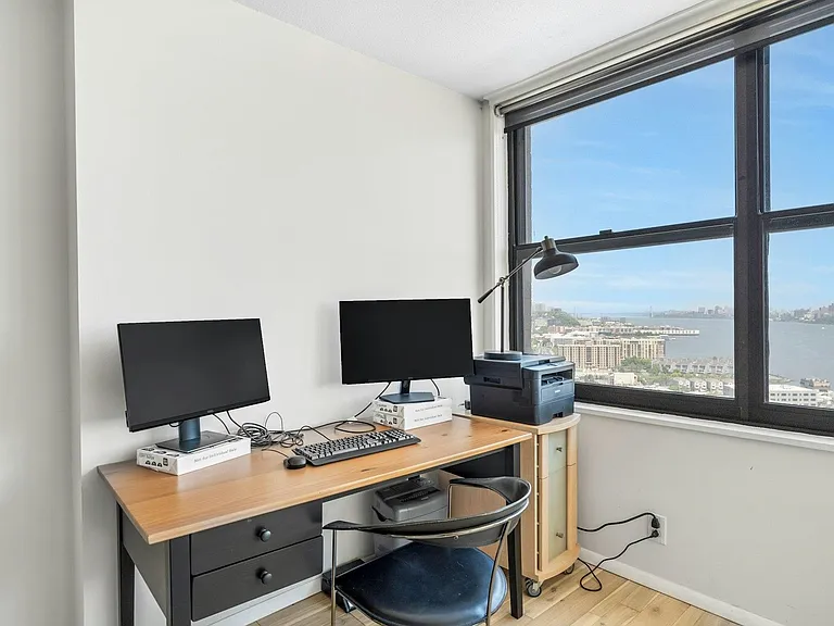 7004 Boulevard East #31D — Photo 6