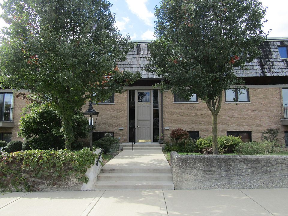 1st image of 216 Kenston Ct #216