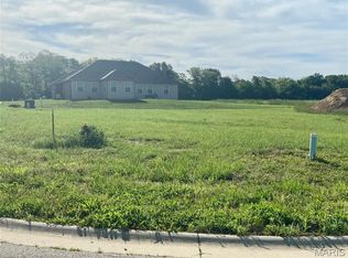 630 Wedgewood Ln, Trenton, IL 62293