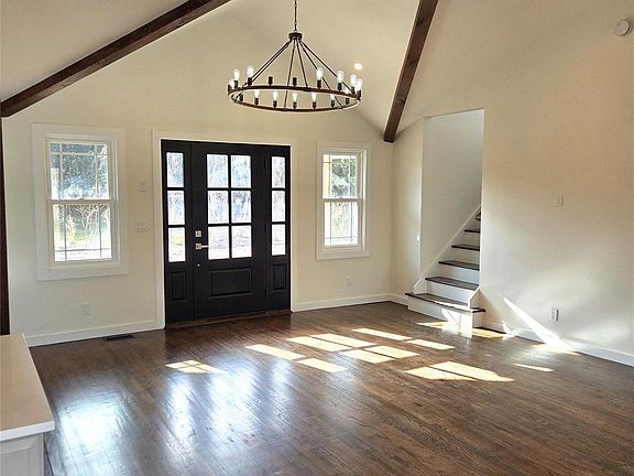 3rd image of 85 Lewis Rd