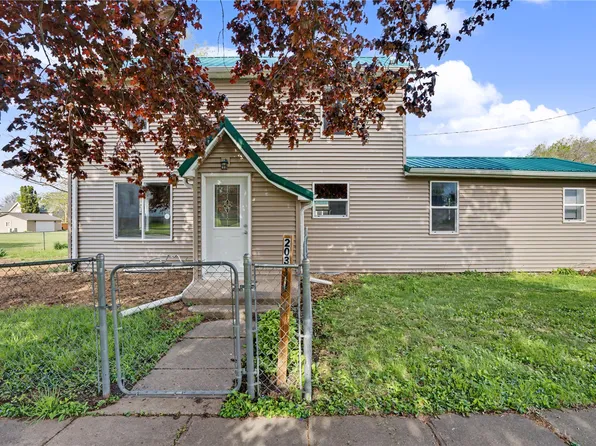 203 S Main St, Stanwood, IA 52337