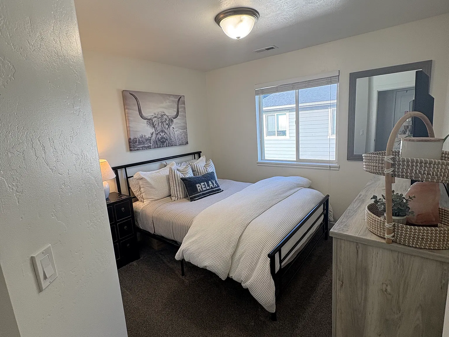 3 bed, 1333 sqft, $2,000 — Photo 3
