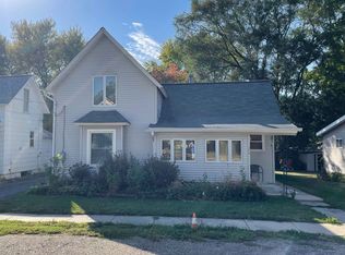 308 S 4th St, Kirkland, IL
