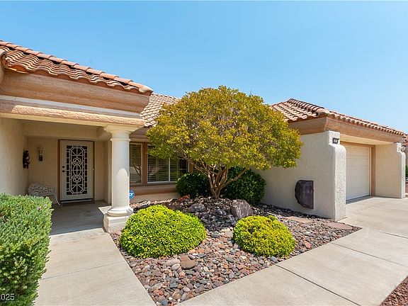3rd image of 3016 Lotus Hill Dr