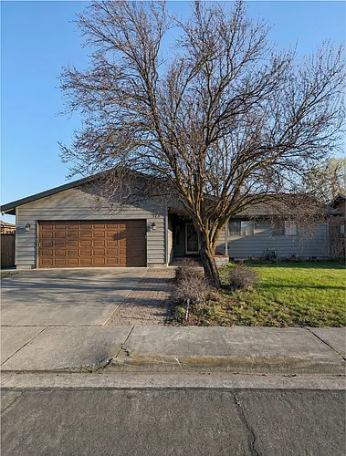 725 W Division Ave Photo 1