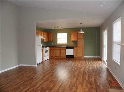 4th image of 1426 Lynnwood Dr
