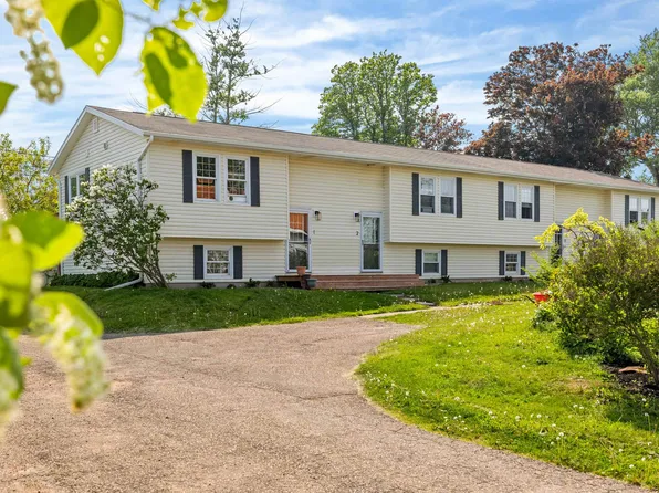 14 Marshall St #1, North Rustico, PE C0A 1N0