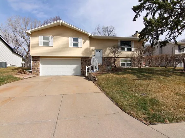 4019 Fairacres Rd, Kearney, NE 68845