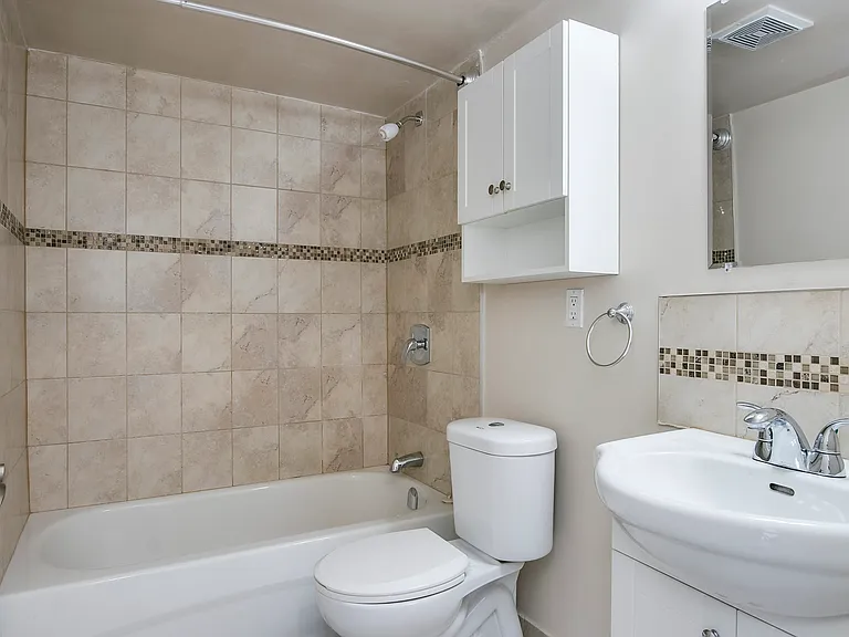 95 Redpath Ave — Photo 9
