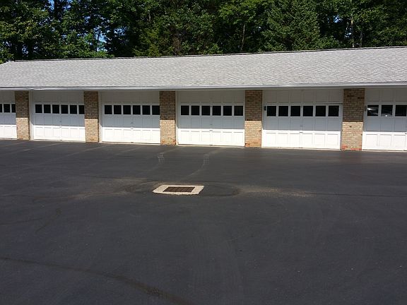 5th image of 6 Woodbrook Dr