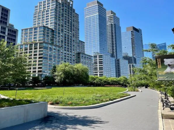 100 Riverside Boulevard image 12 of 22