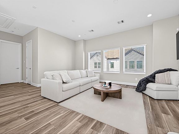 5th image of 2610 Huntington Creek Ln