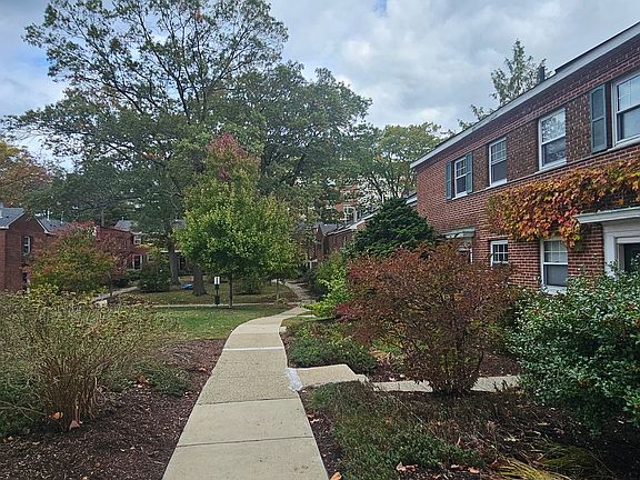 2nd image of 621 Vfw Pkwy