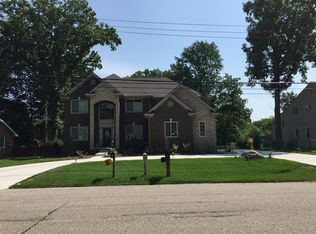 3730 Jennings Dr, Troy, MI