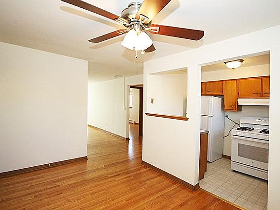 5th image of 7233 Dixon St #3W