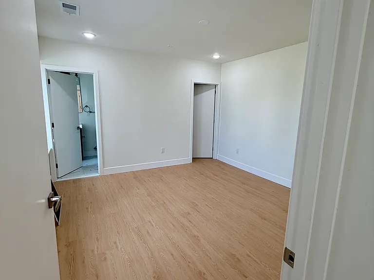 4212 Lancaster Ave #302 — Photo 6