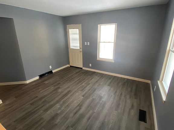 3rd image of 2904 W Seibold St