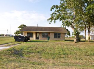 308 W Oakland Ave, Seadrift, TX 77983