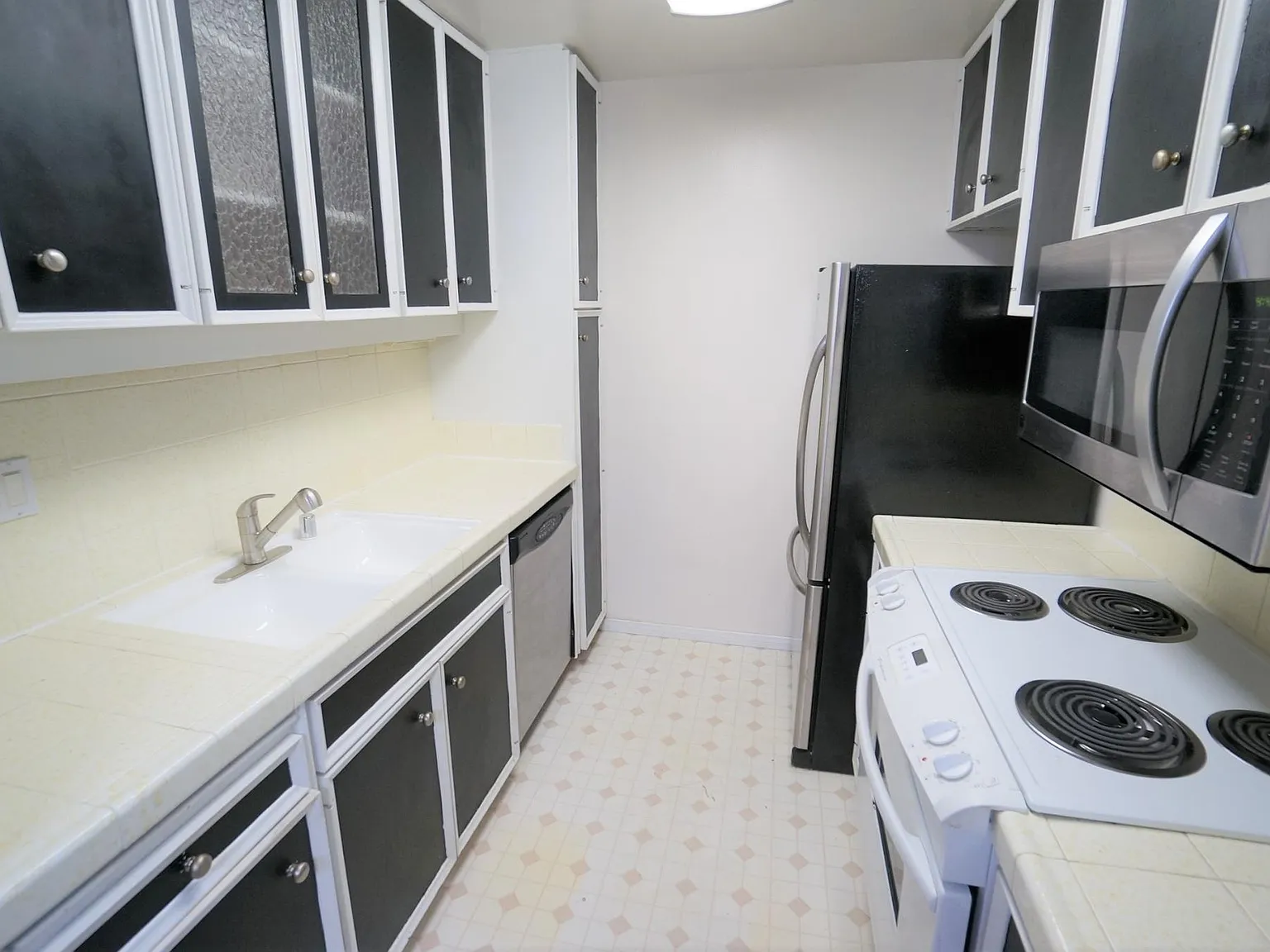 1 bed, 713 sqft, $2,890 — Photo 4