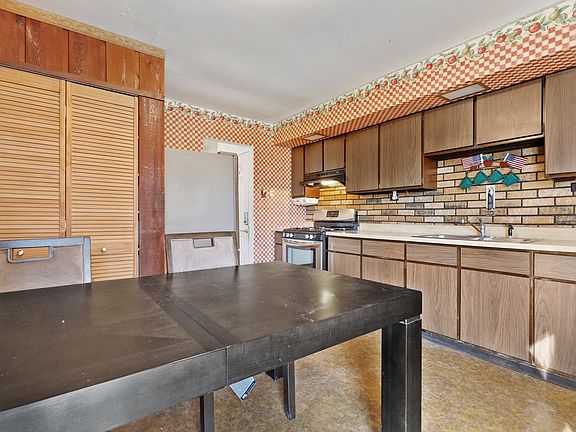 5th image of 8731 W 161st Pl