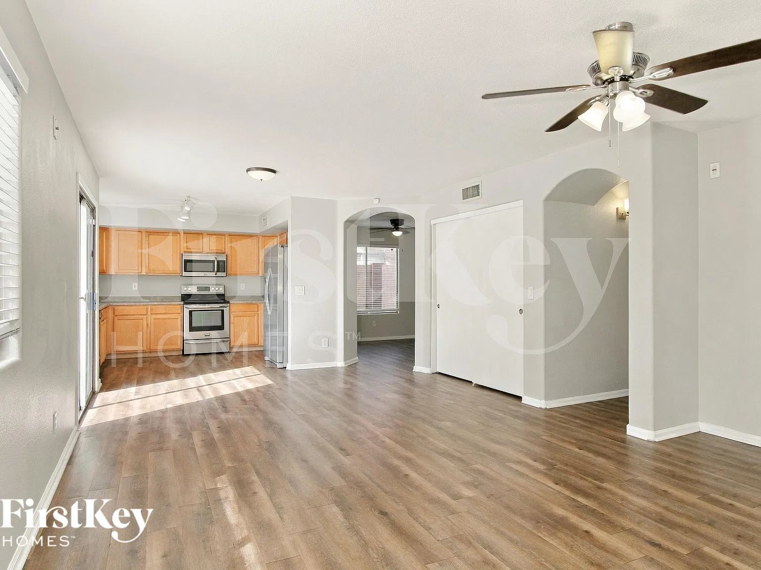 4 bed, 2.5 bath, 2232 sqft, $2,095 — Photo 4