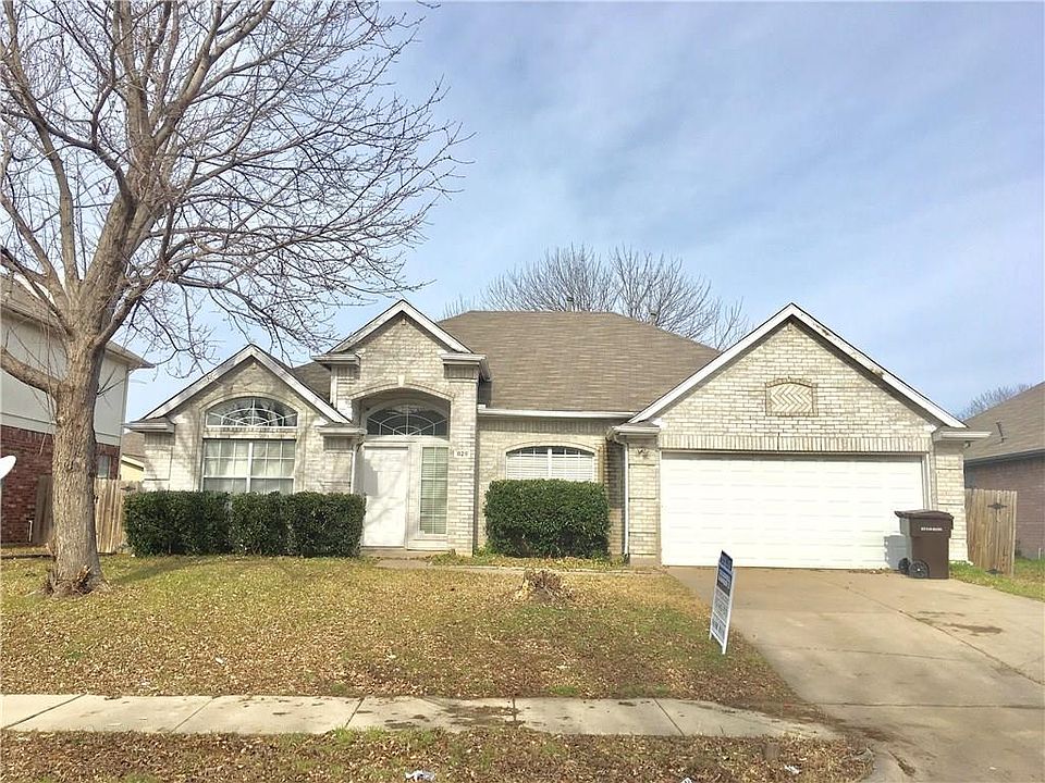 1st image of 829 Bellflower Dr