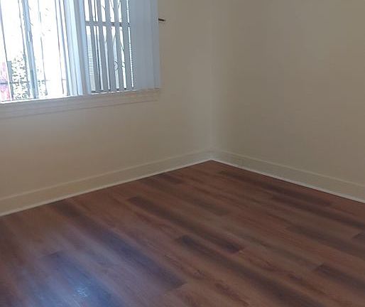 5th image of 10517 3/4 S Budlong Ave