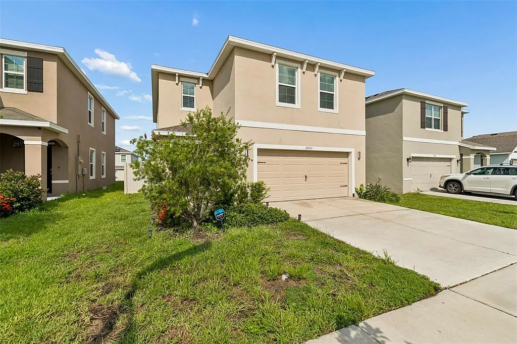 4 bed, 2.5 bath, 2328 sqft, $2,950 — Photo 4