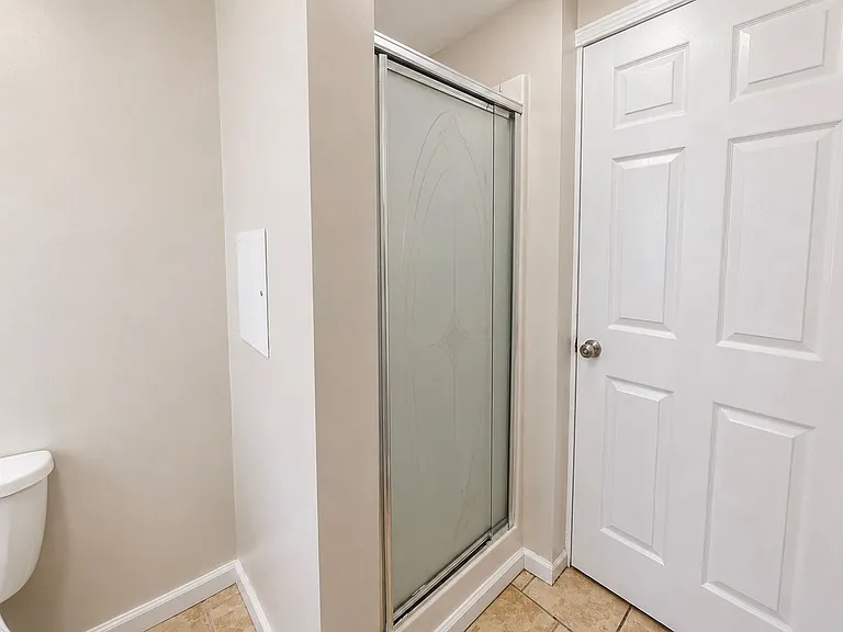 217 E Whitesboro St — Photo 35