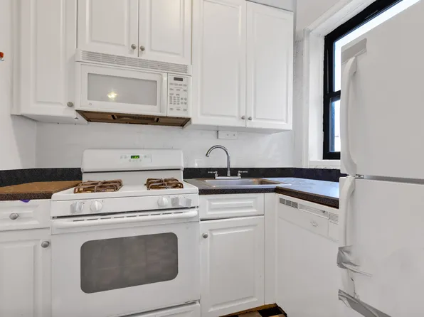 3111 Brighton 1st Place image 11 of 21