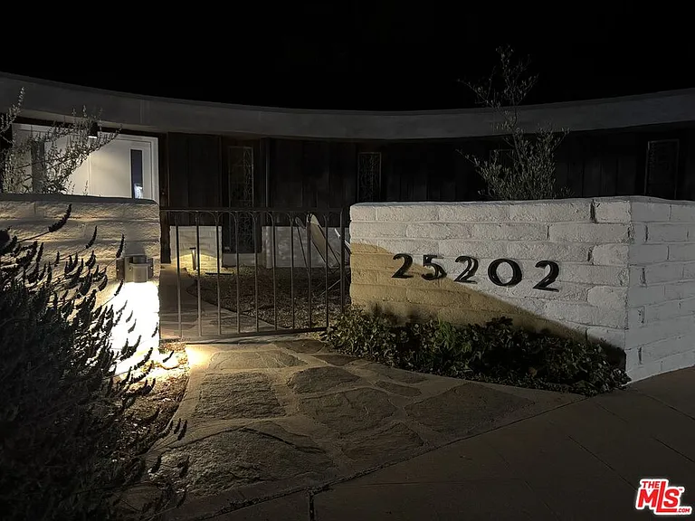 25202 Piuma Rd — Photo 41
