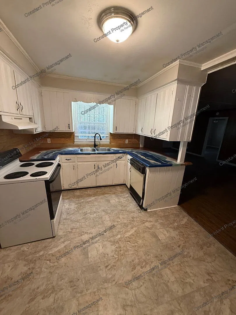 3 bed, 2.0 bath, 1565 sqft, $1,295 — Photo 3