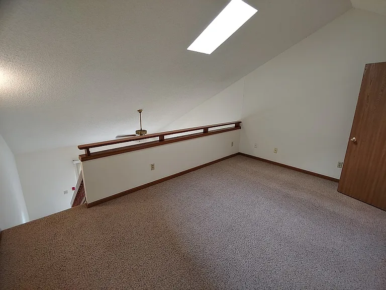 Woodfield Apartments — Photo 13