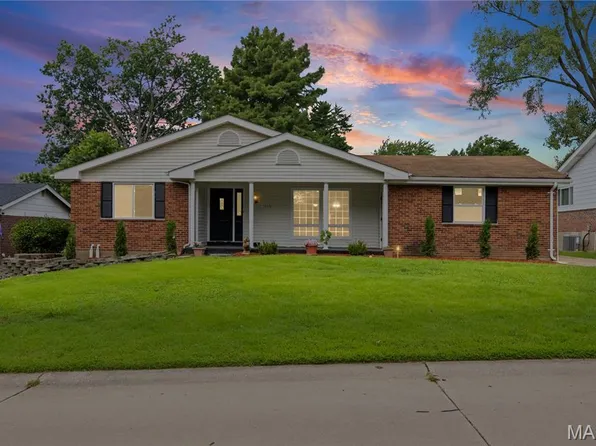 1515 Lisa Dr, Florissant, MO 63033